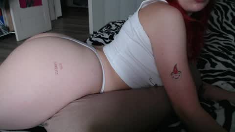katemiller online show from June 22, 5:04 am