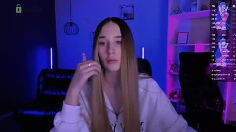 _kellykitten_ online show from February 10, 12:41 pm