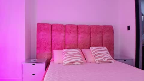 Kendall online show from November 18, 12:06 pm