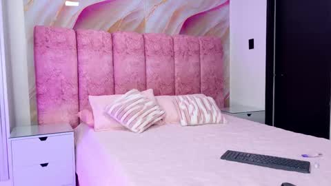 Kendall online show from February 12, 12:07 pm