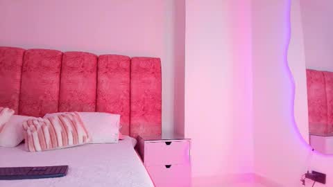 Kendall online show from December 2, 11:56 am