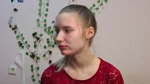 _kikiclark_ online show from February 28, 8:52 pm