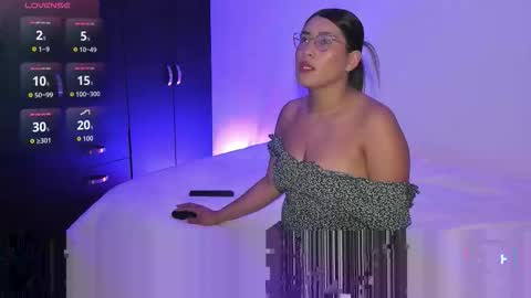 Snapshot of _kloee_ chatting on September 18, 11:58 pm kloee online show from September 18, 11:58 pm