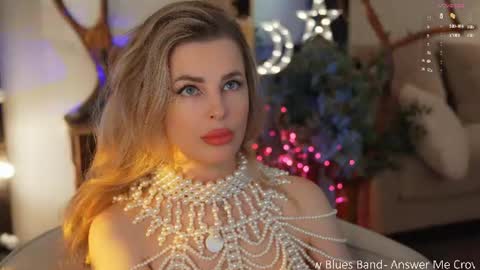_lady__m_ online show from July 6, 11:29 pm
