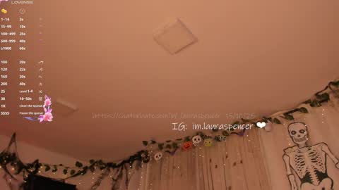 Snapshot of _lauraspencer_ chatting on October 15, 10:56 pm Laura online show from October 15, 10:56 pm