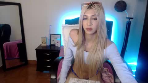 Snapshot of _lia_baby chatting on September 12, 4:14 pm Lia online show from September 12, 4:14 pm