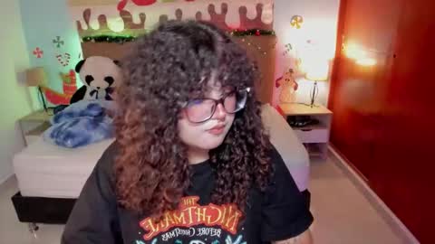 Liily online show from December 4, 9:26 pm