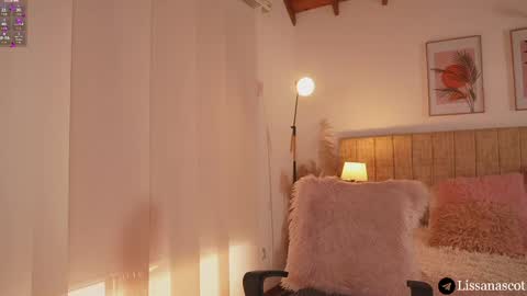Lissana online show from April 25, 7:11 pm