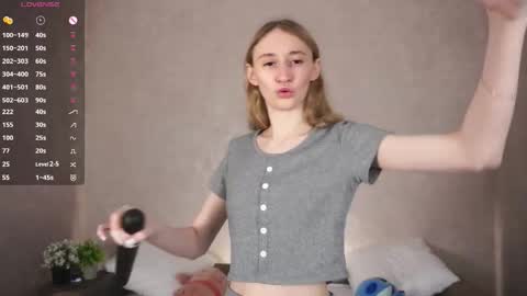  Gwen  online show from September 9, 2:55 am