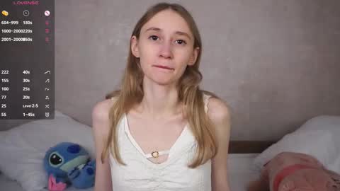  Gwen  online show from September 26, 4:32 am