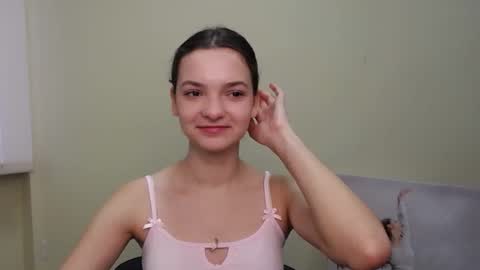 Snapshot of _megasta chatting on December 18, 7:36 am Susie online show from December 18, 7:36 am