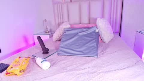 Mia  online show from February 17, 12:15 pm