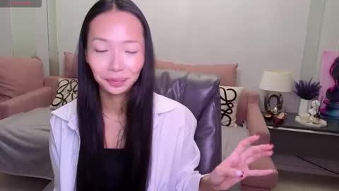 Snapshot of _miura_ chatting on October 8, 1:21 am MIURA online show from October 8, 1:21 am