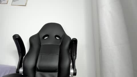 _molly_rosse_ online show from June 5, 12:00 pm