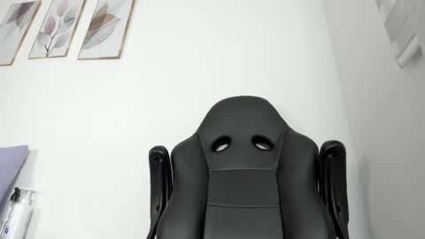 _molly_rosse_ online show from June 2, 12:06 pm