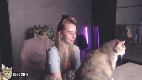 Debby  online show from December 3, 7:38 pm