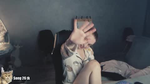 Debby  online show from April 29, 7:41 pm