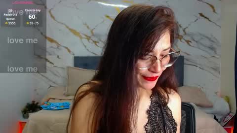 _naomi_s online show from June 6, 2:12 pm