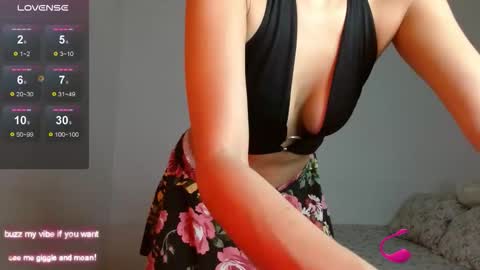 _nayade_ online show from March 1, 12:32 am