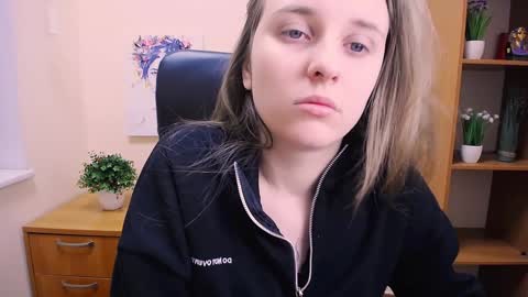 Snapshot of _nicole_new chatting on January 24, 7:19 am Nica online show from January 24, 7:19 am