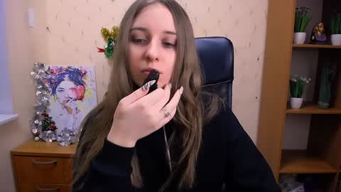 Snapshot of _nicole_new chatting on December 11, 12:12 pm Nica online show from December 11, 12:12 pm