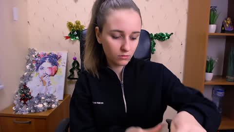 Snapshot of _nicole_new chatting on December 22, 12:05 pm Nica online show from December 22, 12:05 pm