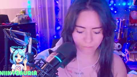 niiky online show from February 10, 4:10 pm