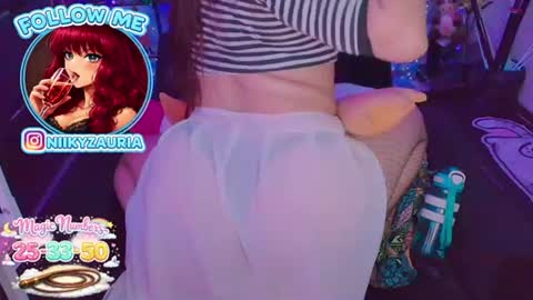 niiky online show from June 14, 2:24 am