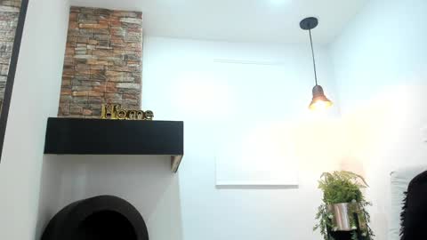 Snapshot of _nina_sweet chatting on December 21, 12:06 pm online show from December 21, 12:06 pm
