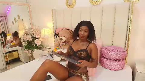  ninafox online show from June 10, 8:07 pm