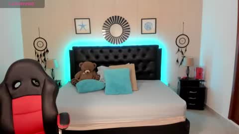 Olivia jones online show from July 6, 3:03 pm