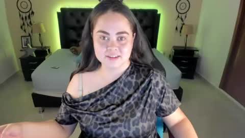 Olivia jones online show from June 25, 12:18 pm