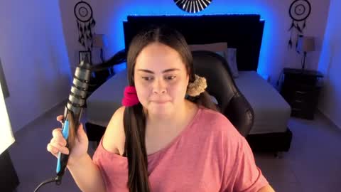 Olivia jones online show from June 24, 3:11 pm