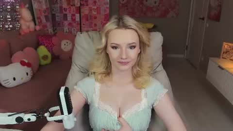 Tina online show from July 7, 11:40 pm