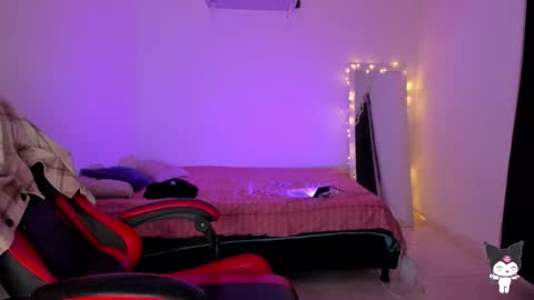 Stefany online show from March 7, 1:18 pm