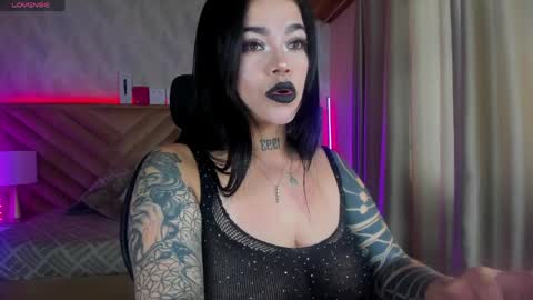 Raven online show from May 5, 12:30 pm
