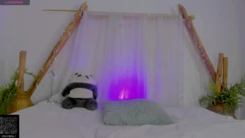 Moon online show from May 10, 5:37 pm