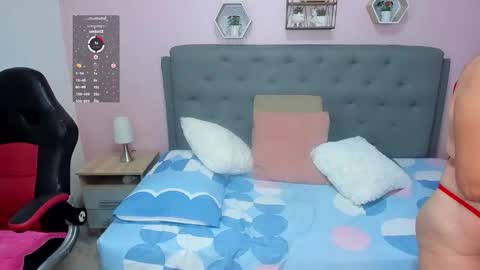 Sarah online show from November 3, 4:11 pm