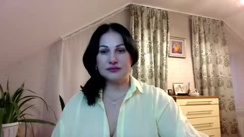 Snapshot of _sarairiti chatting on October 12, 11:45 am Sara online show from October 12, 11:45 am