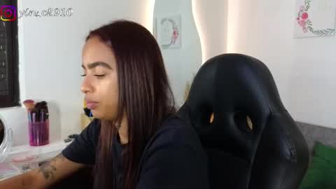 Snapshot of _sophiebrown__ chatting on December 13, 10:51 am Andrea  The Next Stream  Wednesday online show from December 13, 10:51 am