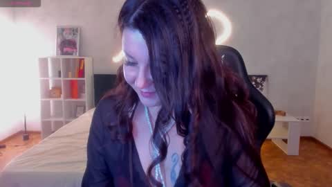 Erica online show from November 28, 2:14 am