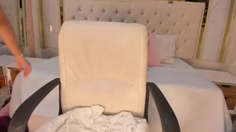 Rousse  online show from December 2, 7:38 pm