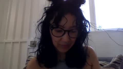 Snapshot of _tutti_frutti_ chatting on February 8, 8:32 pm _tutti_frutti_ online show from February 8, 8:32 pm