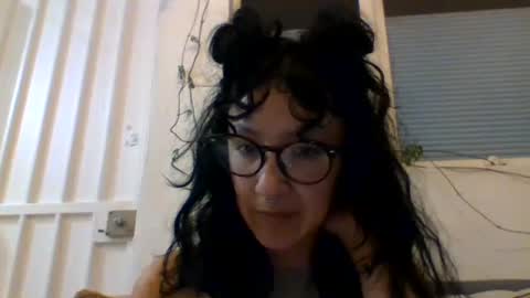 Snapshot of _tutti_frutti_ chatting on February 16, 7:26 am _tutti_frutti_ online show from February 16, 7:26 am