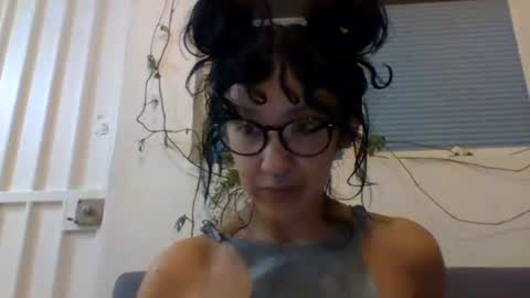 Snapshot of _tutti_frutti_ chatting on February 18, 4:48 am _tutti_frutti_ online show from February 18, 4:48 am