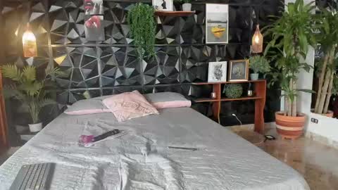 Snapshot of _valentina_69 chatting on September 19, 3:44 pm _valentina_69 online show from September 19, 3:44 pm