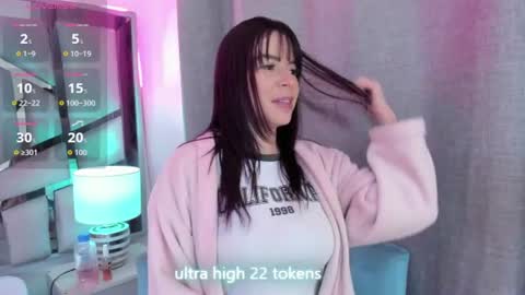 _valeria_saenz_ online show from July 25, 3:57 am