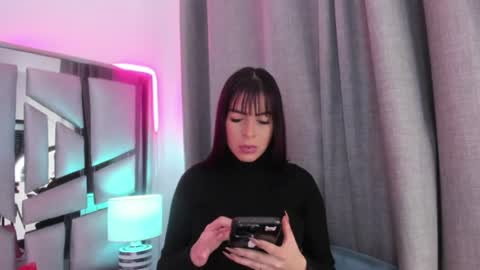 _valeria_saenz_ online show from June 13, 3:15 am