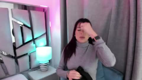 _valeria_saenz_ online show from July 6, 2:17 am