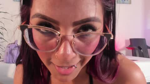 Snapshot of _veronicadeleon_ chatting on January 17, 2:28 pm Veronica online show from January 17, 2:28 pm